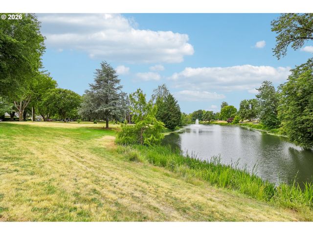 2027 HENDERSON Way, Longview, WA 98632