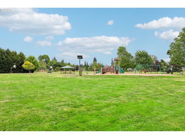 2027 HENDERSON Way, Longview, WA 98632