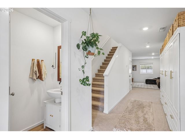 2027 HENDERSON Way, Longview, WA 98632