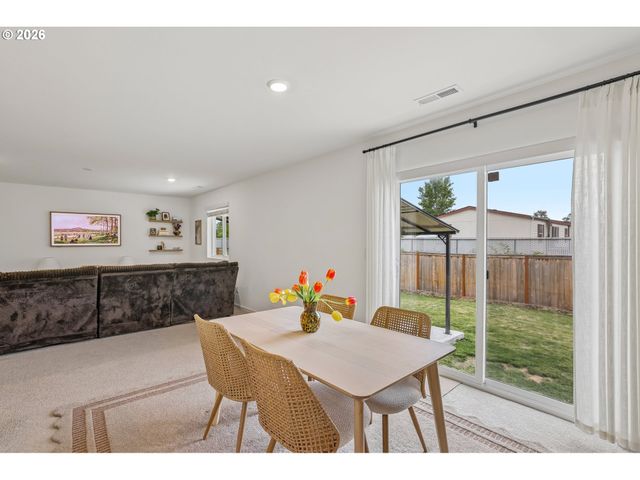 2027 HENDERSON Way, Longview, WA 98632