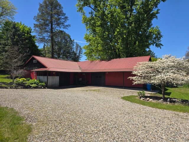 27546 Wait Road, Sturgis, MI 49091