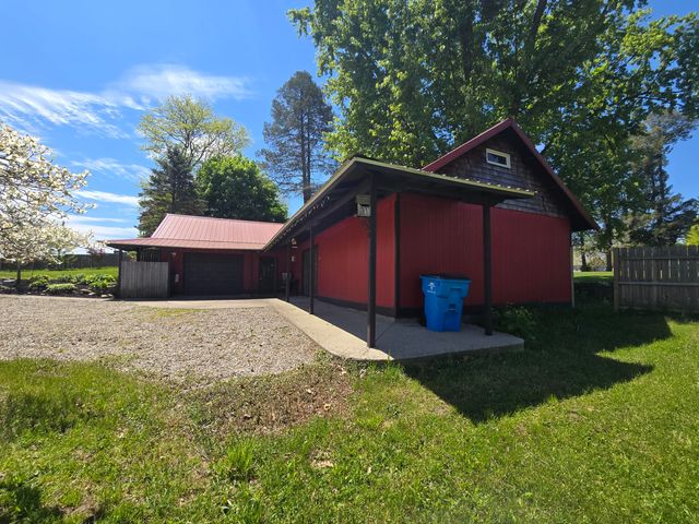 27546 Wait Road, Sturgis, MI 49091