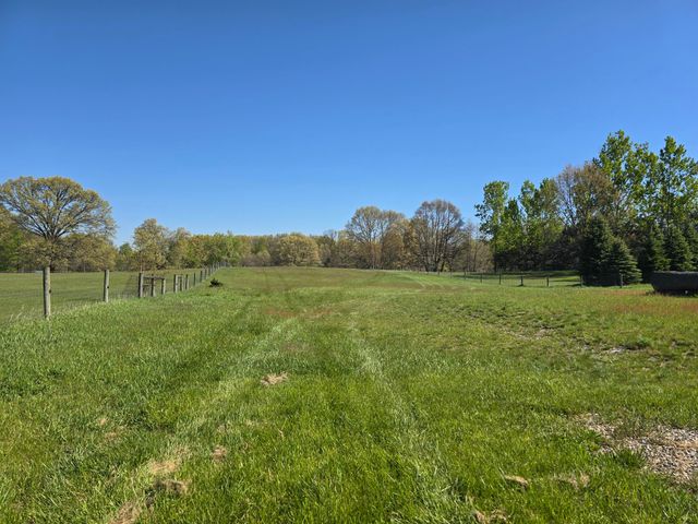 27546 Wait Road, Sturgis, MI 49091