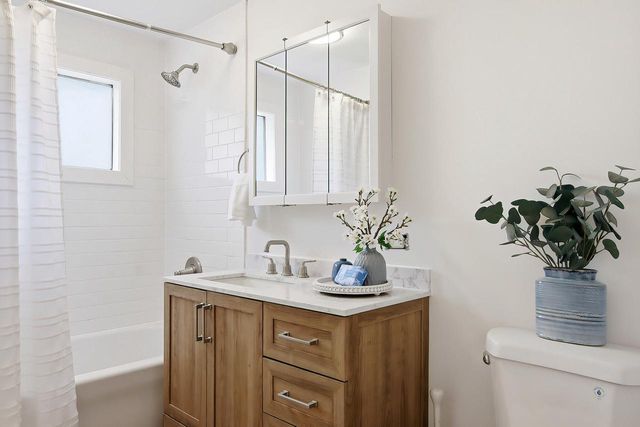 33737 S Lakeshore DRIVE, Burlington, WI 53105