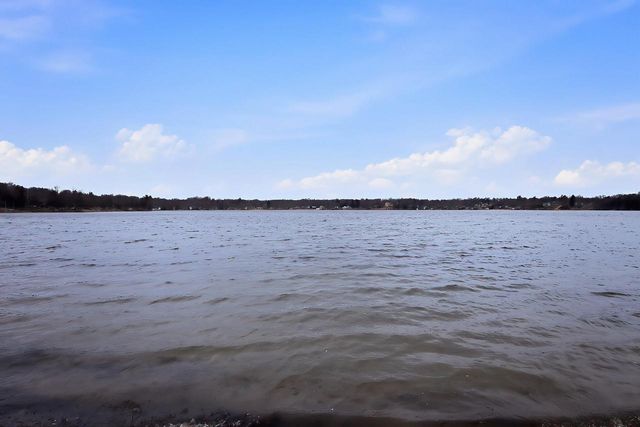 33737 S Lakeshore DRIVE, Burlington, WI 53105