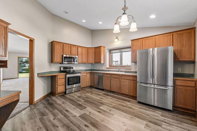 1414 Courtland W, Waconia, MN 55387