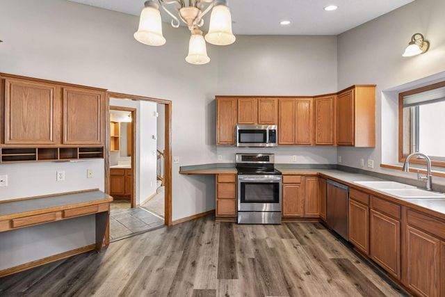 1414 Courtland W, Waconia, MN 55387