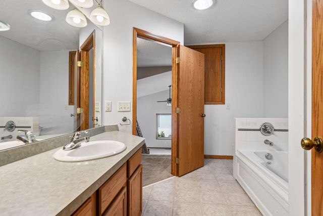 1414 Courtland W, Waconia, MN 55387