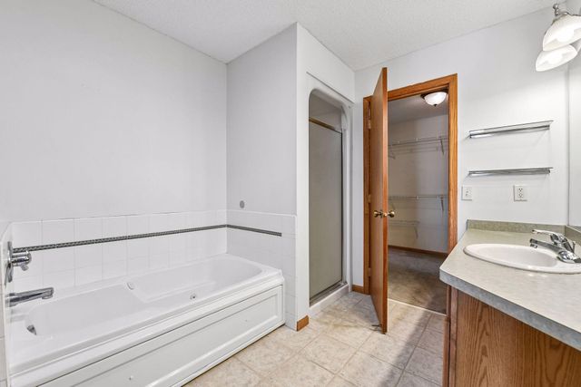 1414 Courtland W, Waconia, MN 55387