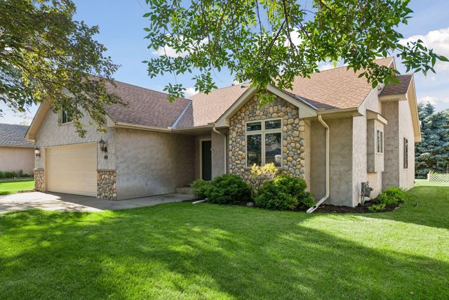 1414 Courtland W, Waconia, MN 55387
