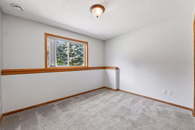 1414 Courtland W, Waconia, MN 55387