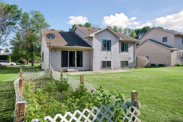 1414 Courtland W, Waconia, MN 55387