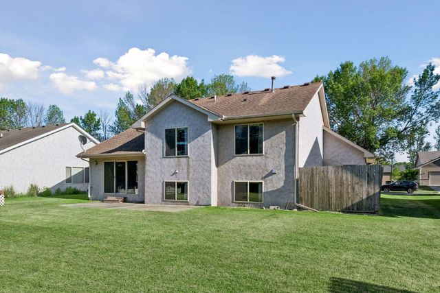 1414 Courtland W, Waconia, MN 55387
