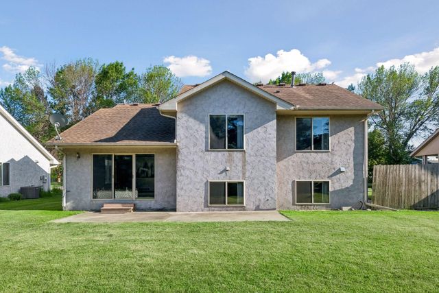 1414 Courtland W, Waconia, MN 55387