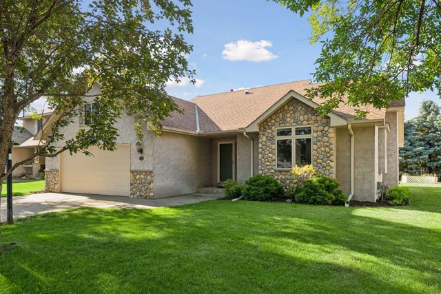 1414 Courtland W, Waconia, MN 55387
