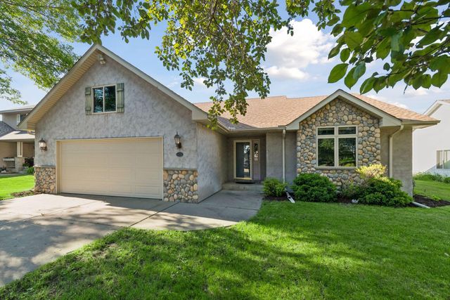 1414 Courtland W, Waconia, MN 55387