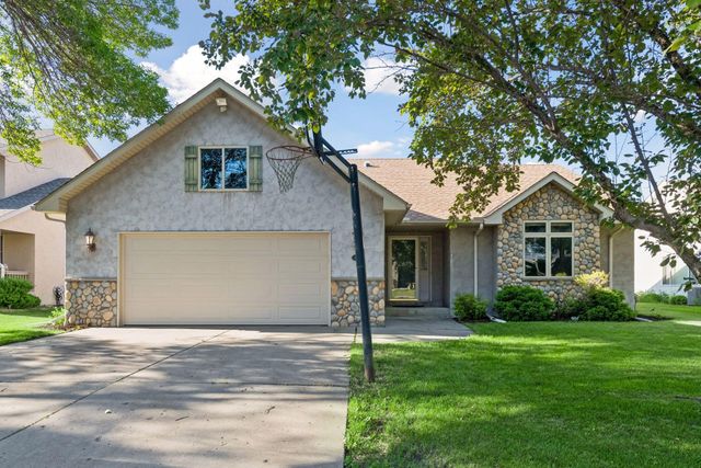 1414 Courtland W, Waconia, MN 55387