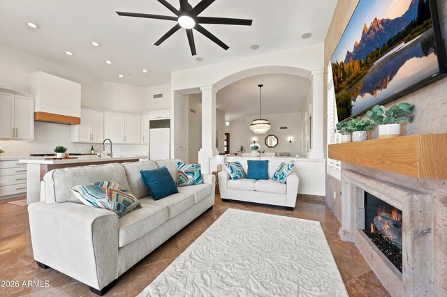 10180 E COCHISE Drive, Scottsdale, AZ 85258