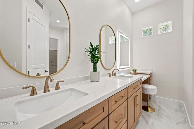 10180 E COCHISE Drive, Scottsdale, AZ 85258