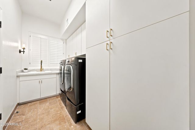 10180 E COCHISE Drive, Scottsdale, AZ 85258