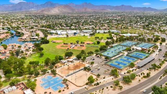 10180 E COCHISE Drive, Scottsdale, AZ 85258