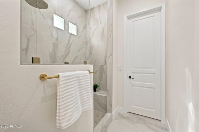 10180 E COCHISE Drive, Scottsdale, AZ 85258
