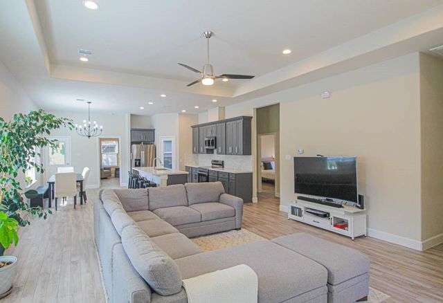 166 S Village Cove Loop, Livingston, TX 77351
