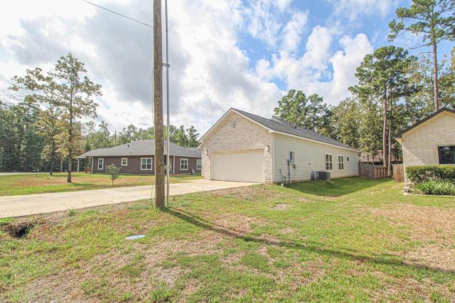 166 S Village Cove Loop, Livingston, TX 77351