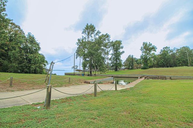 166 S Village Cove Loop, Livingston, TX 77351