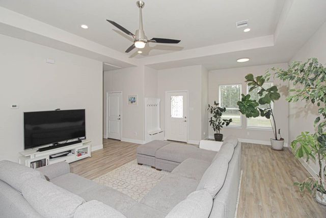 166 S Village Cove Loop, Livingston, TX 77351