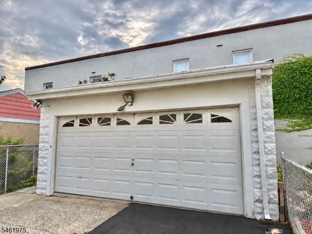53 Garrison St, Newark City, NJ 07105