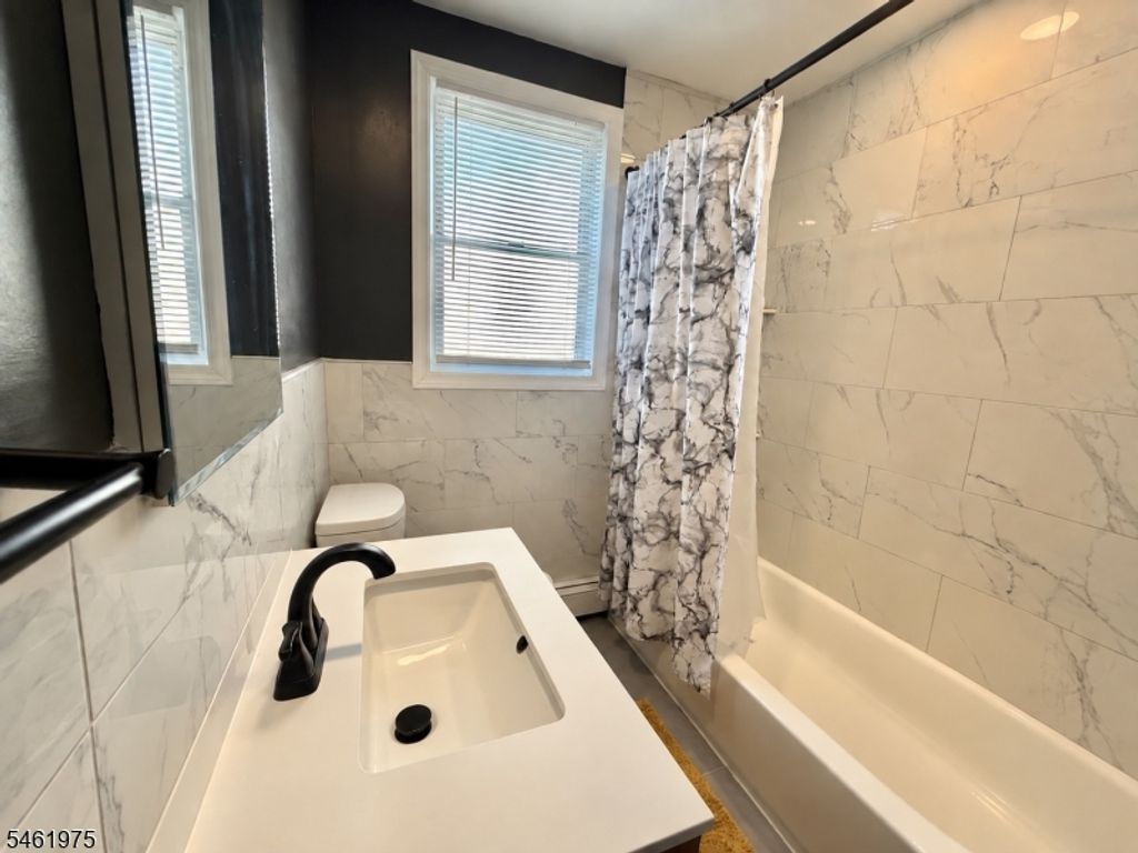 Image 15 of property listing at 53 Garrison St, Newark City, NJ 07105