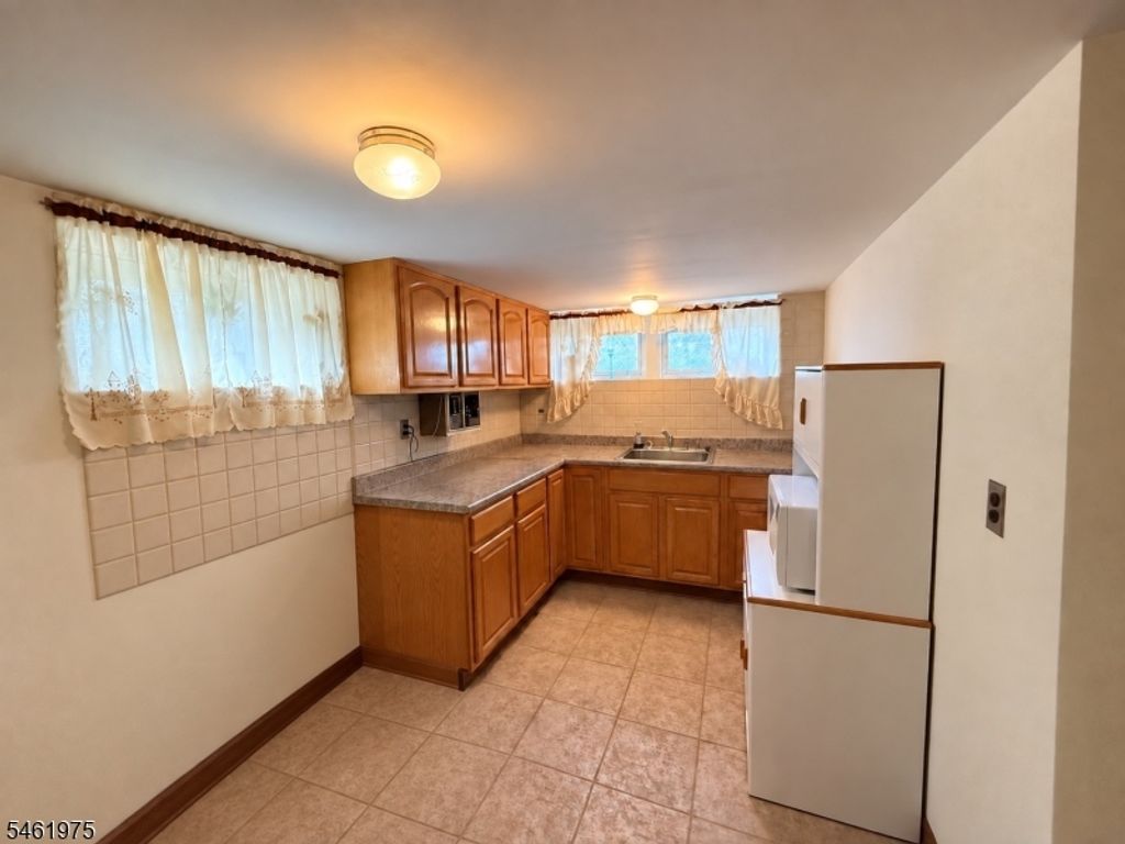 Image 29 of property listing at 53 Garrison St, Newark City, NJ 07105