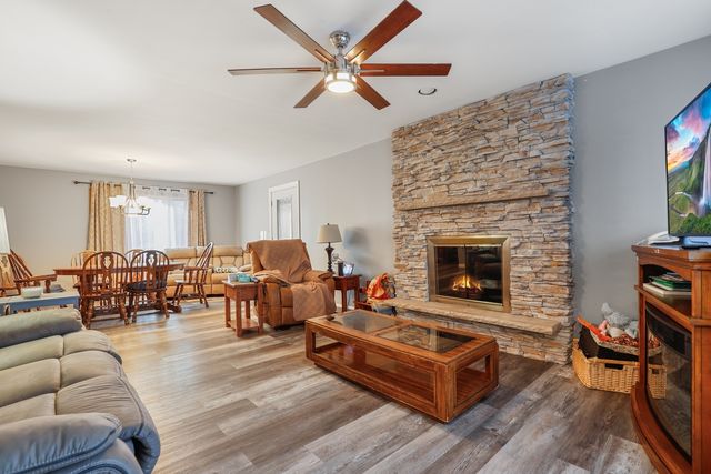 11S450 Carpenter Street, Lemont, IL 60439