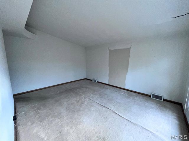 1320 Mendell Drive, University City, MO 63130