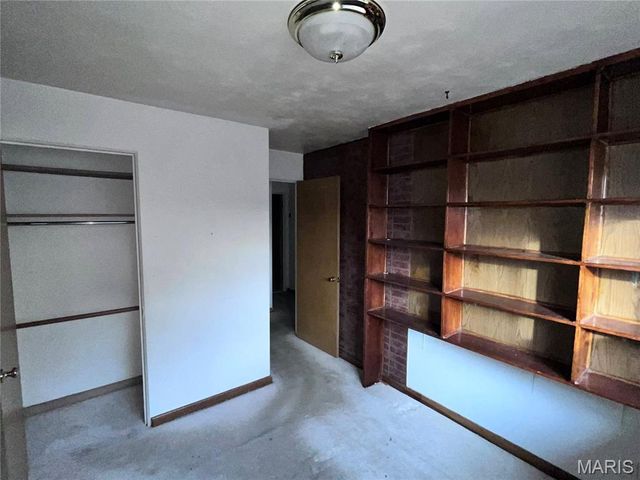 1320 Mendell Drive, University City, MO 63130