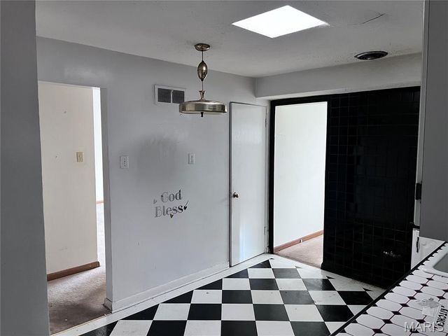 1320 Mendell Drive, University City, MO 63130