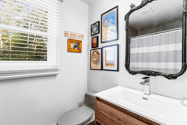 233 Pinecrest Beach Dr, Falmouth, MA 02536