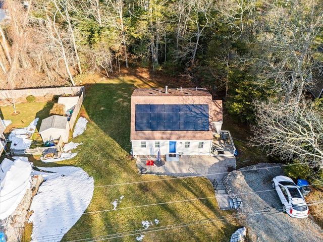 233 Pinecrest Beach Dr, Falmouth, MA 02536