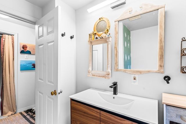 233 Pinecrest Beach Dr, Falmouth, MA 02536