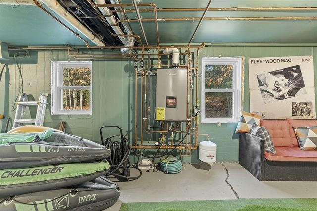 233 Pinecrest Beach Dr, Falmouth, MA 02536