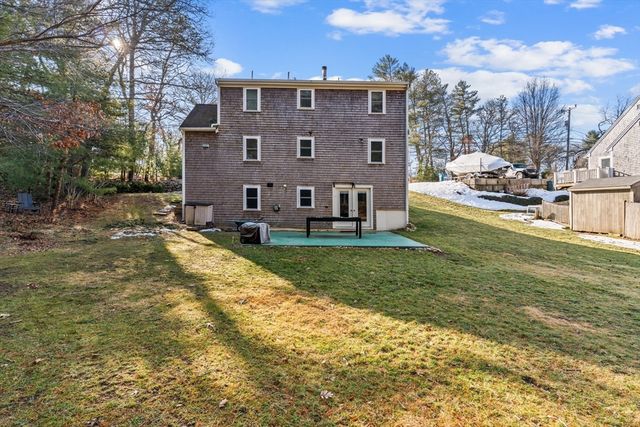 233 Pinecrest Beach Dr, Falmouth, MA 02536