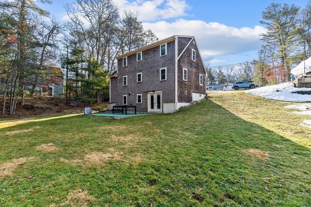 233 Pinecrest Beach Dr, Falmouth, MA 02536