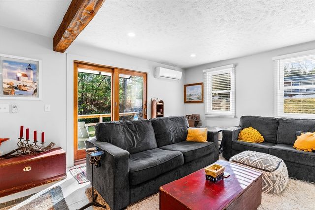 233 Pinecrest Beach Dr, Falmouth, MA 02536