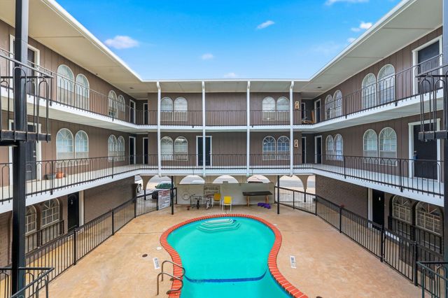 101 E 33rd ST 208, Austin, TX 78705