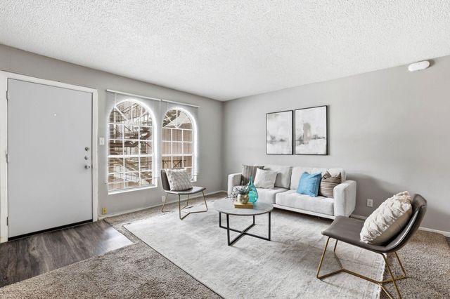 101 E 33rd ST 208, Austin, TX 78705