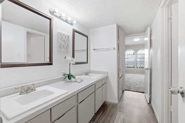 101 E 33rd ST 208, Austin, TX 78705