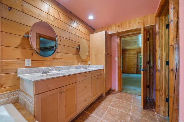 1646 Brady Mountain Road, Royal, AR 71968