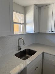 8323 Lake Dr 506, Doral, FL 33166
