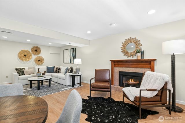 7208 Marwood Place, Woodinville, WA 98072